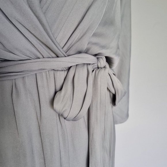 Witchery Sage Green Short Sleeve Deep V-Neck Midi Dress with Belt Size 12 - Picture 5 of 7